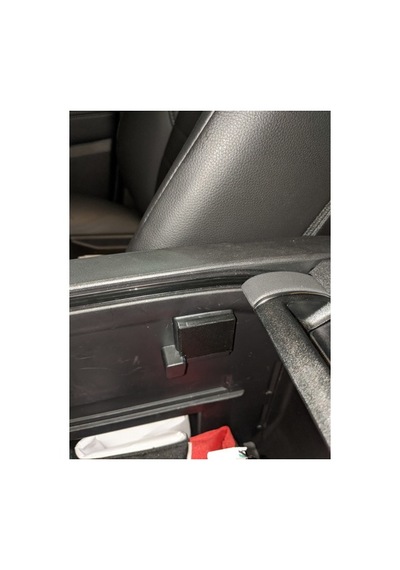 Toyota Highlander Qi Şarj Sökme Kapağı