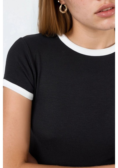 Hiccup Busem Fitilli Yuvarlak Yaka Kısa Kollu T-shirt Siyah