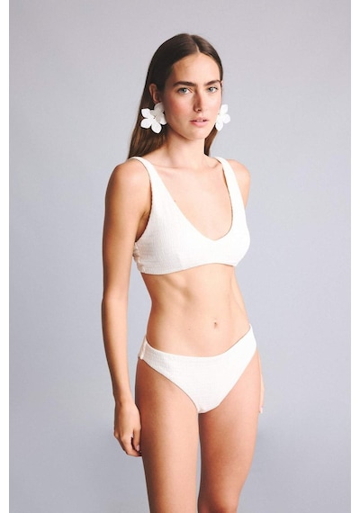 Defacto Regular Fıt Kırışık Dokulu Kumaş Kapalı Beyaz Bikini Üstü G3996ax26smwt16 Beyaz-wt16 Defacto Regular Fıt Kırışık Dokulu Kumaş Kapalı Beyaz Bikini Üstü G3996ax26smwt16 Beyaz-wt16