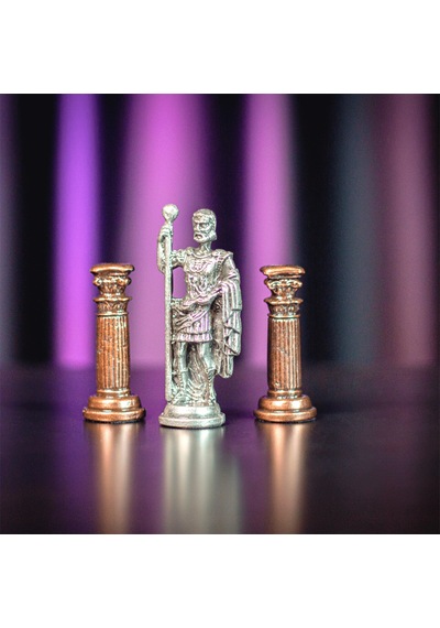 Gifthome Battal Boy Metal Roma Satranç Takımı Antik Ve Katlanır Ceviz Desenli Mdf Satranç Tahtası 43x43 Cm.