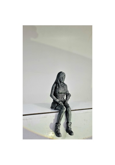 Oturan Final Fantasy Tifa Figür 10 Cm