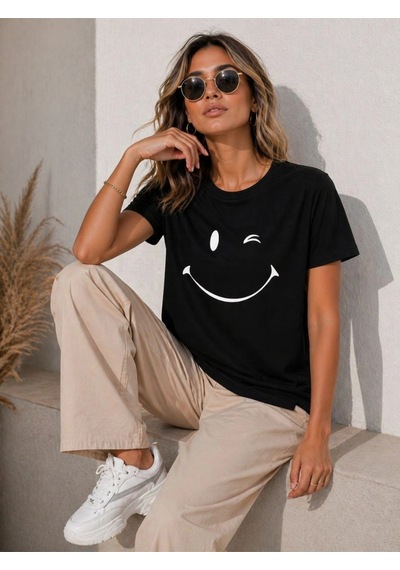 Wear Vexel Kadın Minimal Gülümseyen Yüz Baskılı Tişört Kısa Kol Yazlık T-shirt - Siyah Siyah