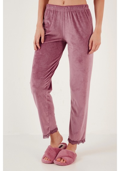 Lela Regular Fit Dantelli Yumuşak Dokulu Sabahlıklı Kadife Bayan Pijama Takımı 6095545 Pudra