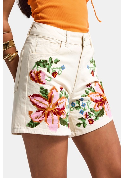 it's basic Kadın Ekru 7s6-69 Mom Fit Yüksek Bel Çiçek Nakışlı Özel Tasarım Denim Şort