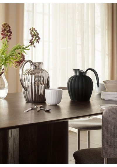 Georg Jensen Bernadotte Vakumlu Şişe, 800 Ml, Paslanmaz Çelik, Kaburgalı Tasarım Termoslar Siyah