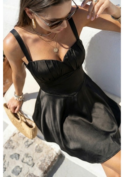 Fashion Cocktail Parlak Kumaşlı Kalp Form İstiridye Göğüs Kaplı Kalın Askılı Skater Gece Elbisesi Siyah Fashion Cocktail Parlak Kumaşlı Kalp Form İstiridye Göğüs Kaplı Kalın Askılı Skater Gece Elbisesi Siyah