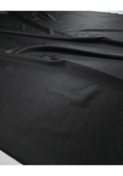 Siyah Renkte Tafta Benzeri Kumaş En: 140 Cm-10470 Siyah