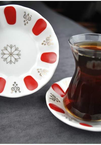 Qualitev 6 Adet Porselen Acem Çay Tabağı Klasik Model Kırmızı Çay Tabak 10 Cm Kırmızı