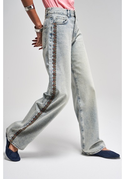 Itsbasic Kadın T.kot Rengi 4s5-80 Yandan Nakışlı Loose Fit Orta Bel Tasarım Denim Jean Kırmızı Itsbasic Kadın T.kot Rengi 4s5-80 Yandan Nakışlı Loose Fit Orta Bel Tasarım Denim Jean Kırmızı