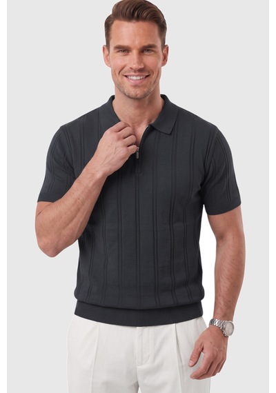 Rizzup Erkek Fermuarlı Polo Yaka Çizgi Dokulu Füme Triko Tişört Regular Fit Yumuşak Dokulu 2608007 Rizzup Erkek Fermuarlı Polo Yaka Çizgi Dokulu Füme Triko Tişört Regular Fit Yumuşak Dokulu 2608007