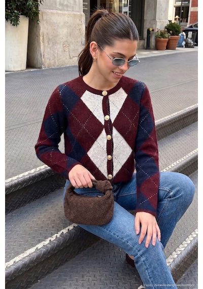 Lela Regular Fit Bisiklet Yaka Baklava Desenli Düğmeli Crop Bayan Hırka 4615570 Bordo