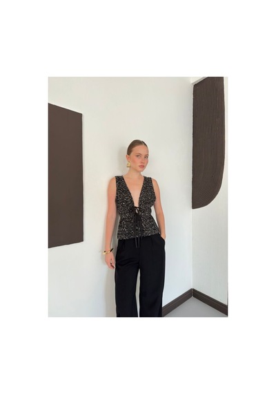 Verymoda V Yaka Belden Bağcıklı Pullu Yelek Bluz D3135 Siyah