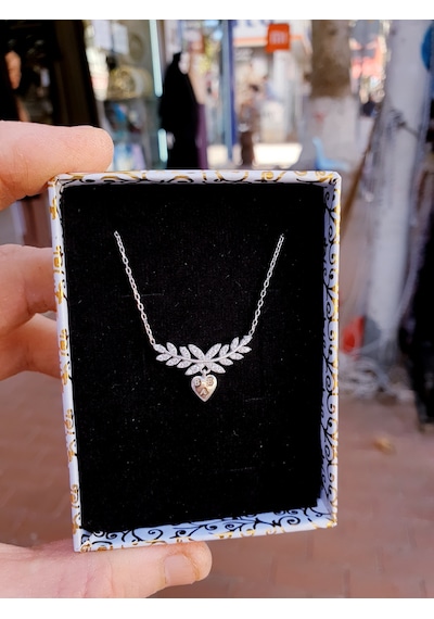 Magrib 925 Ayar Gümüş İsim Yada Harf Yazılabilir Kalpli Yapraklı Kolye