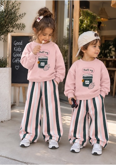 That's My Jam Çilek Baskılı Sweatshirt Çizgili Eşofman 3ip Alt Üst Takım Pembe That's My Jam Çilek Baskılı Sweatshirt Çizgili Eşofman 3ip Alt Üst Takım Pembe