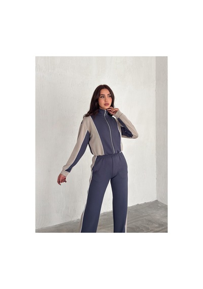Gugus Kadın Trend Eşofman Takımı Dik Yaka Fermuarlı Bol Paça Yanları Şeritli Aysho Model Füme-bej Gugus Kadın Trend Eşofman Takımı Dik Yaka Fermuarlı Bol Paça Yanları Şeritli Aysho Model Füme-bej