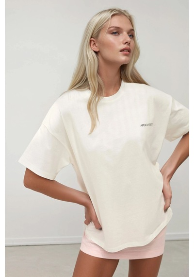 Hiccup Kadın %100 Pamuk Bisiklet Yaka Oversize Beyaz Baskılı T-shirt Çok Renkli