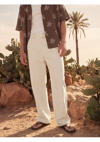 Lc Waikiki Lc Waıkıkı Ekru Regular Fit Kemerli Erkek Pantolon Lc Waikiki Lc Waıkıkı Ekru Regular Fit Kemerli Erkek Pantolon