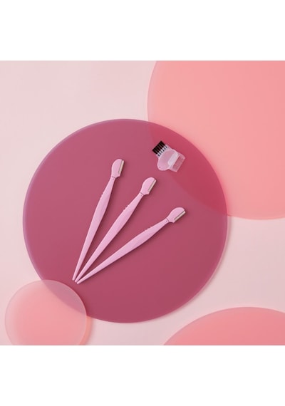 Wilkinson Sword Intuition Kaş Şekillendirme Seti 3 Kaş Usturası + 1 Fırça & Tarak Aparatı