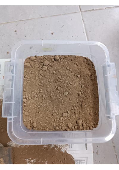 Vefa Çiçekçilik 4 Litre %100 Katkısız Doğal Toprak Elenmiş Saksı Toprağı Minimum Sineklenme Ve Kök Çürümesi Riski İç Mekân Bitkileri İçin