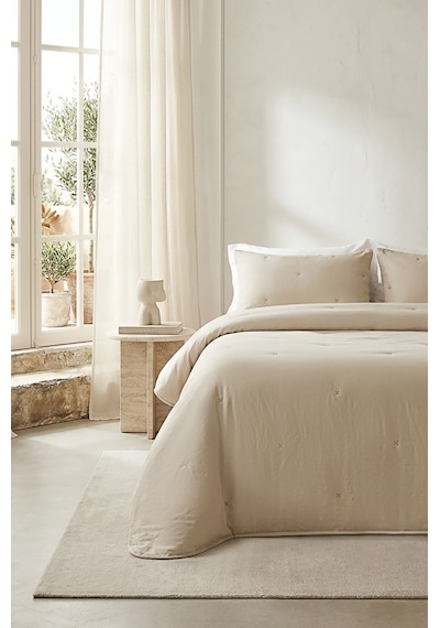 Ocean Home Textile Nakışlı Bej Çift Kişilik Yatak Örtüsü Seti 1 Adet 250 X 230 / 2 Adet 50 X 70 Cm