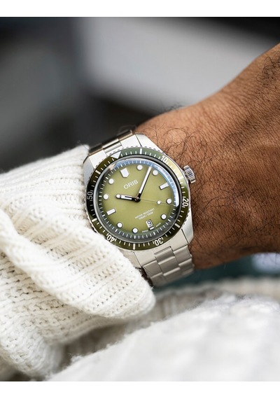 Oris Divers Sixty-five Date 01 733 7707 4057-07 8 20 18