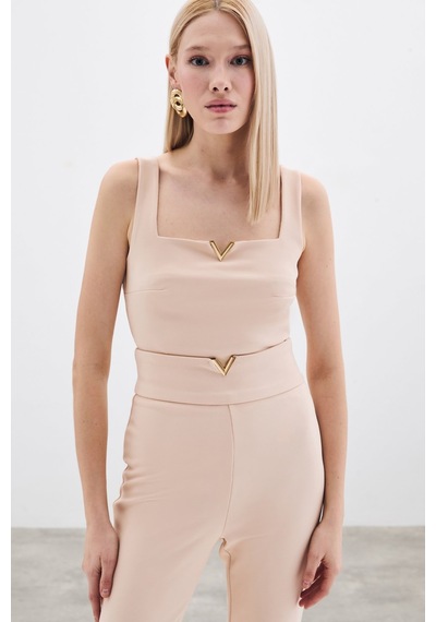 Sateen Yaka Gold Aksesuarlı Bluz - Bej-135430 Bej
