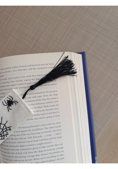 Örümcek Adam Kanaviçe Kitap Ayracı