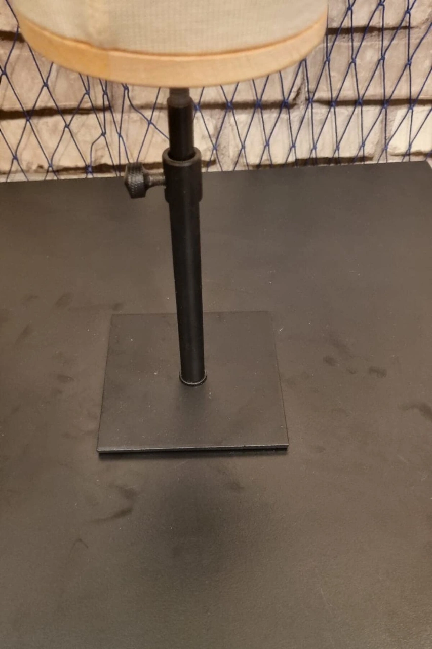 Kumaş Kaplı Metal Standlı Polyester Kafa Mankeni Aksesuar Mankeni Şapka Mankeni Peruk Mankeni 0011