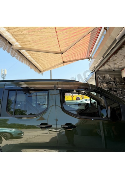 Opel Combo E Siyah Kromlu Cam Rüzgarlığı 2024 Model Vesonrası