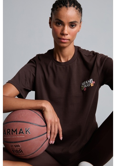Defacto %100 Pamuk Nba Mıamı Heat Lisanslı Oversıze Baskılı Kısa Kollu Kahverengi Tişört G9465ax26smbn338 Kahve-bn338