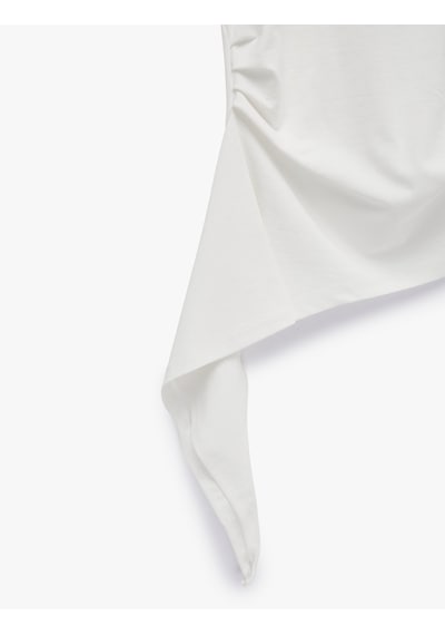Koton Modal Kumaş Slim Fit Bisiklet Yaka Kısa Kollu Asimetrik Tişört Ekru 7wal10313ık