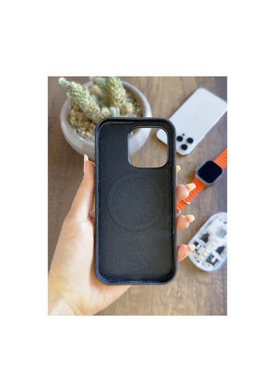 İphone 16 Pro Uyumlu Kadife Yüzeyli Magsafe Uyumlu Premium Kılıf Soocase691 Kahverengi