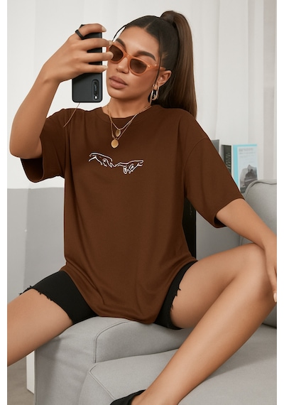 El Baskılı Oversize Beyaz T-shirt Kahverengi