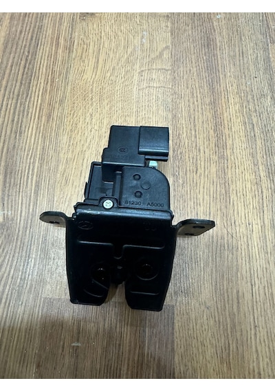 Bagaj Kilit Hyundai İ30 2012-2016 Ceed 2012-2016 81230-a5000