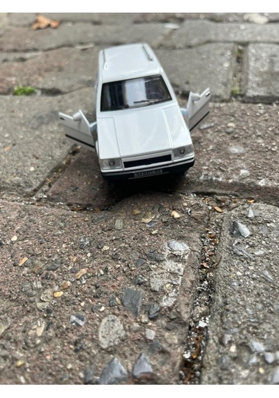 Metal Çek Bırak Kartal Araba Beyaz Sesli Ve Işıklı 1/36 Ölçek Diğer