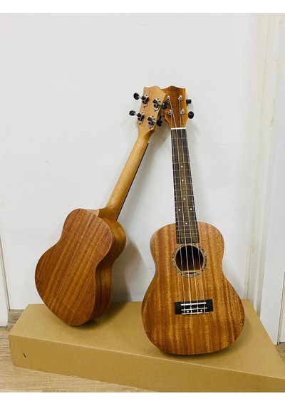 Maun Ağacı Üst Concert Boy Ukulele-Kılıf ve Pena