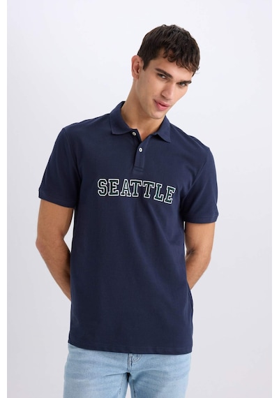 DeFacto Regular Fit Polo Yaka Baskılı Nakışlı Kısa Kollu Tişört D7667AX25SPNV135