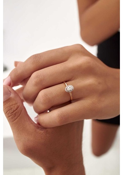 Marry Oval Pırlanta Tektaş Yüzük