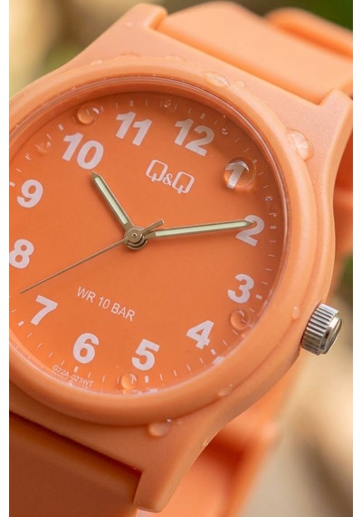 Q&q Qcg2223 Soft Turuncu Rakamlı Silikon Kordonlu 38 Mm Su Geçirmez Unisex Kol Saati