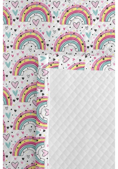 Evimde Bambaşka Gökkuşağı Desenli Pembe Kız Çocuk Pike Takımı - Kalp Motifli Bebek Odası Yatak Örtüsü - 160x220  CM