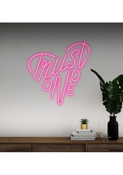 Trust No One Yazılı Neon Tabela Pembe