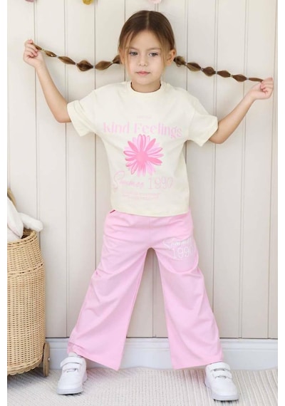 Riccotarz Kız Çocuk Üzeri Papatya Detaylı Ve Feeling Baskılı T-shirt Pembe Salaş Pantolon Alt Üst Takım Pembe Riccotarz Kız Çocuk Üzeri Papatya Detaylı Ve Feeling Baskılı T-shirt Pembe Salaş Pantolon Alt Üst Takım Pembe