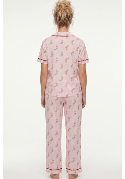 Siyah İnci İnce Soft Örme Düğmeli Dantel Biyeli Pijama Takımı 8061 Pembe Çiçek Siyah İnci İnce Soft Örme Düğmeli Dantel Biyeli Pijama Takımı 8061 Pembe Çiçek