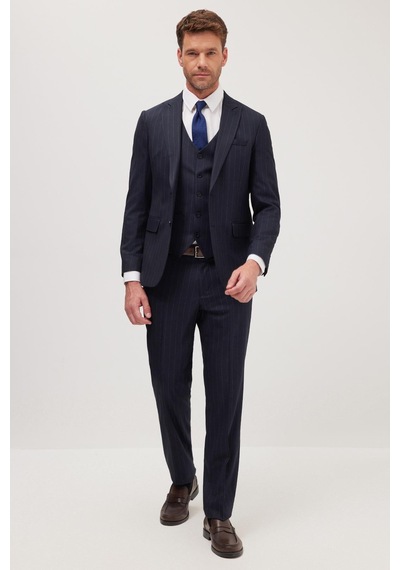 Tudors Erkek Slim Fit Lacivert Esnek Likralı Kumaş Sivri Yaka Yelekli Takım Elbise-41296 Lacivert Tudors Erkek Slim Fit Lacivert Esnek Likralı Kumaş Sivri Yaka Yelekli Takım Elbise-41296 Lacivert
