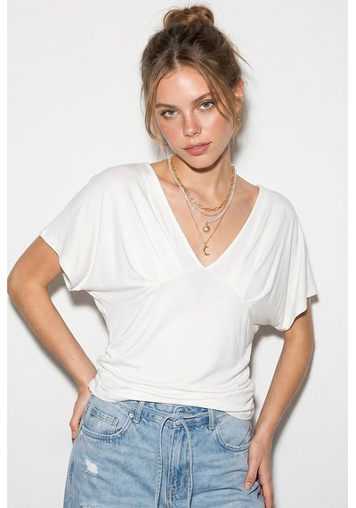 Kadın Vücuda Oturan Büzgülü Drape Detaylı V Yaka Yarasa Kol Bluz Öb261047 60286353 - Beyaz Kadın Vücuda Oturan Büzgülü Drape Detaylı V Yaka Yarasa Kol Bluz Öb261047 60286353 - Beyaz