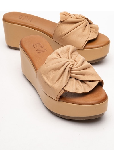 Luvishoes Luvi Shoes Jeff Koyu Bej Cilt Hakiki Deri Fiyonklu Kadın Dolgu Topuklu Terlik Koyu Bej