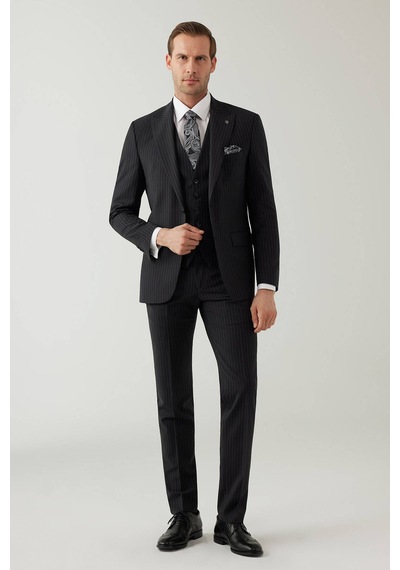 Erkek Siyah Slim Fit Sivri Yaka Yelekli %100 Yünlü Takım Elbise