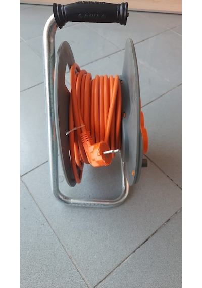 Seyyar Makaralı Uzatma Kablosu 3  x  1.5 MM 20 M