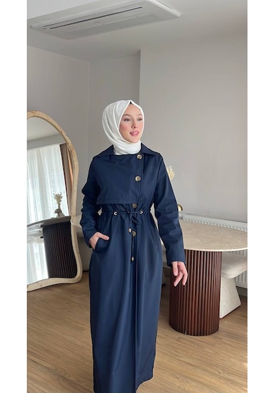 Esra Butik78 Şık Kesim Astarlı Trençkot Kendi Kumaşından Kemerli Tesettür Model Lacivert Esra Butik78 Şık Kesim Astarlı Trençkot Kendi Kumaşından Kemerli Tesettür Model Lacivert