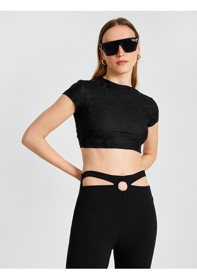 Koton Desenli Crop Tişört Kısa Kollu Bisiklet Yaka Siyah Desenli 2sak50351ek Siyah